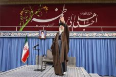 Khamenei Sesumbar Iran...