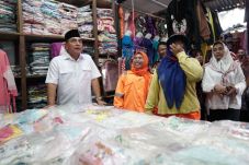 Petugas Kebersihan Dapat...