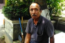 Truk Bermuatan Susu...