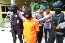 Satu Keluarga Jadi Pengedar...