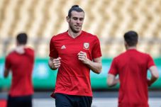 Ryan Giggs: Ada Tekanan...