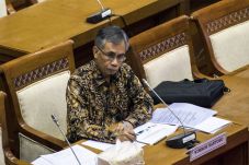 OJK: Pelehaman Rupiah...