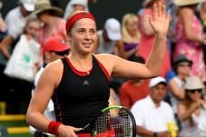 Jelena Ostapenko Rebut...