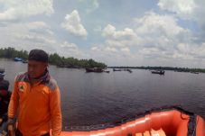 2 Speed Boat Tabrakan,...