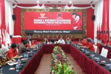 Di Hadapan KIP, PDIP...
