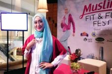 Dian Pelangi dan Pebisnis...