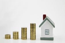 Harga Properti Terus...