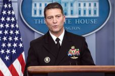 Trump Calonkan Dokter...