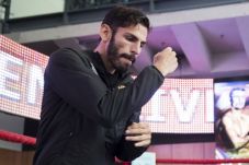 Tarung Lawan Lomachenko,...