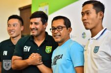 Hadapi Persebaya, Aji...