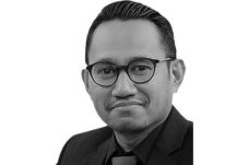 Ketukan Palu Hakim Artidjo...