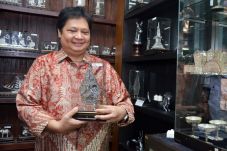 Industri Kerajinan Perak...