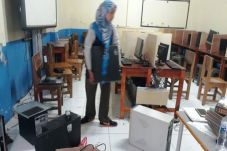 Libur, Kawanan Pencuri...
