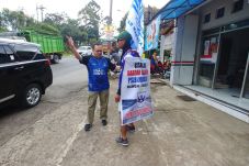 Jalan Kaki Semarang-Magelang,...
