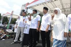 Hadir di Kampanye Khofifah-Emil,...