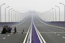 China Bersiap Buka Jembatan...