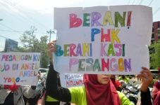 Nasib Tak Jelas, Puluhan...