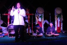 Penyair: Puisi Sukmawati...