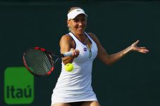 Vesnina Manfaatkan Waktu...