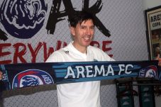 Arema FC Kenalkan Milan...