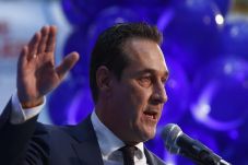Austria Ancang-ancang...