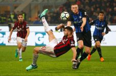 AC Milan Berbagi Poin...