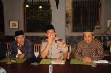 Kapolres Jakpus Kumpulkan...