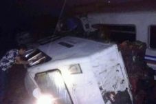 KA Sancaka Hantam Truk...