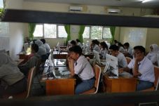 78.882 Siswa SMA dan...
