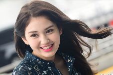 Jeon Somi Pamer Potongan...