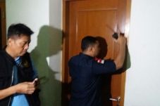 Razia Apartemen, 38...
