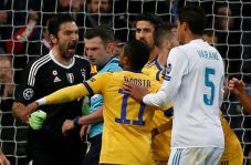 Presiden Juventus Minta...