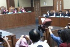 Baca Nota Pembelaan,...
