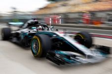 Hamilton Tercepat di...