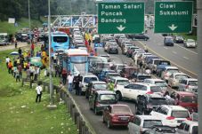 Tol Ciawi Menuju Puncak...