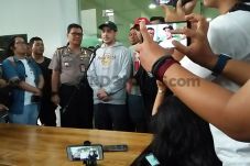 Nasib Riza Shahab Cs,...
