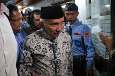 Dikotomi Partai Setan...