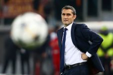 Pelatih Barcelona Ogah...