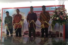 Dealer Mitsubishi dengan...