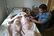 Berduel dengan 2 Ekor...
