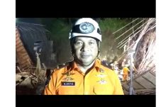 Evakuasi Korban Tertimbun...