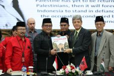 Dikunjungi Dubes Palestina,...