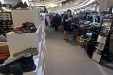 Beragam Sneaker Unik...