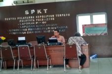 Ditelpon Orang Misterius,...