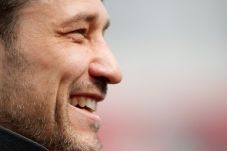 Legenda Muenchen Puji...