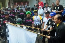 Hidayat Nur Wahid Ajak...