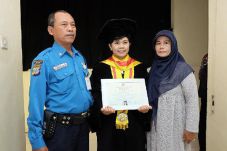 Kisah Anak Satpam Menjadi...