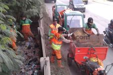 Warga Sebut Sampah di...