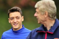 Mesut Ozil : Semua Pemain...