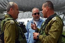 Tembak Mati Bocah Palestina,...